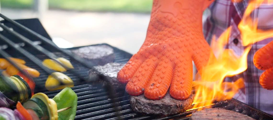 Best Extreme Heat Resistant BBQ Gloves – Top Rated of 2022!