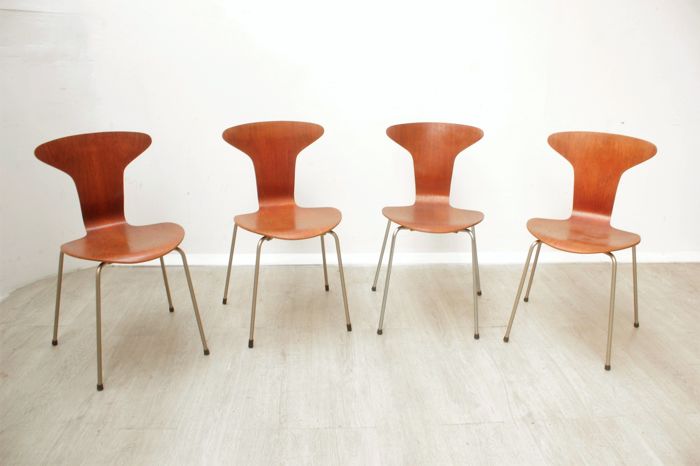 Arne Jacobsen Chair